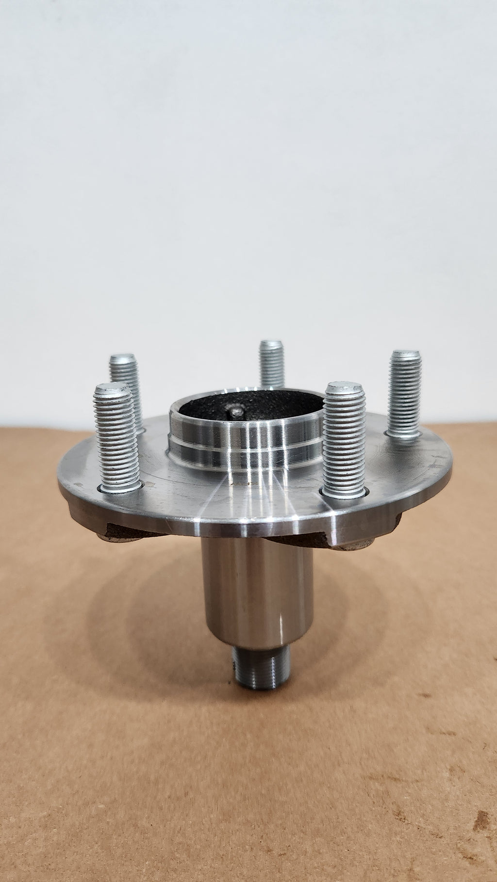 KPW - FRT WHEEL HUB 4X2 5 STUDS - KPW-43502-0K010 - TOYOTA INNOVA