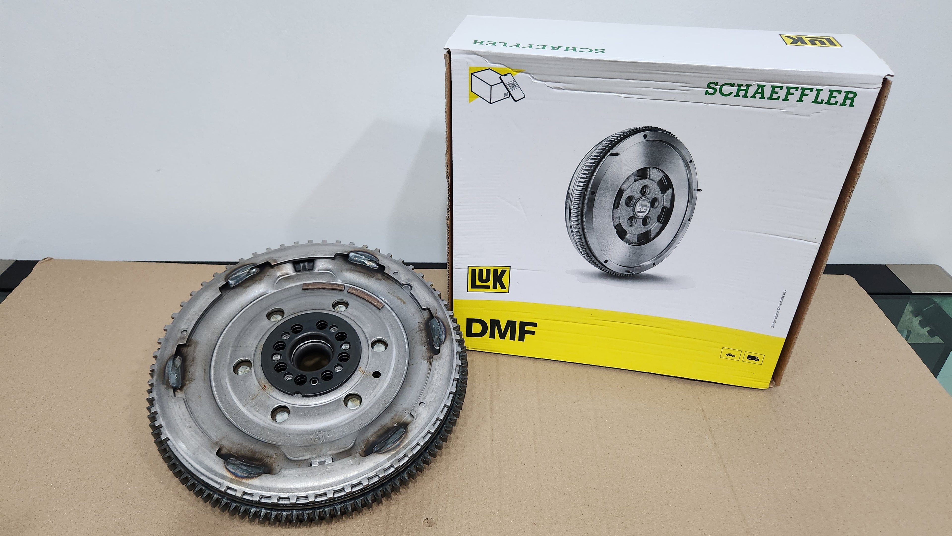 LUK - FLYWHEEL - DUAL MASS - 415-0363-11 - NAVARA (D40) 2.5 D - 2005-2013