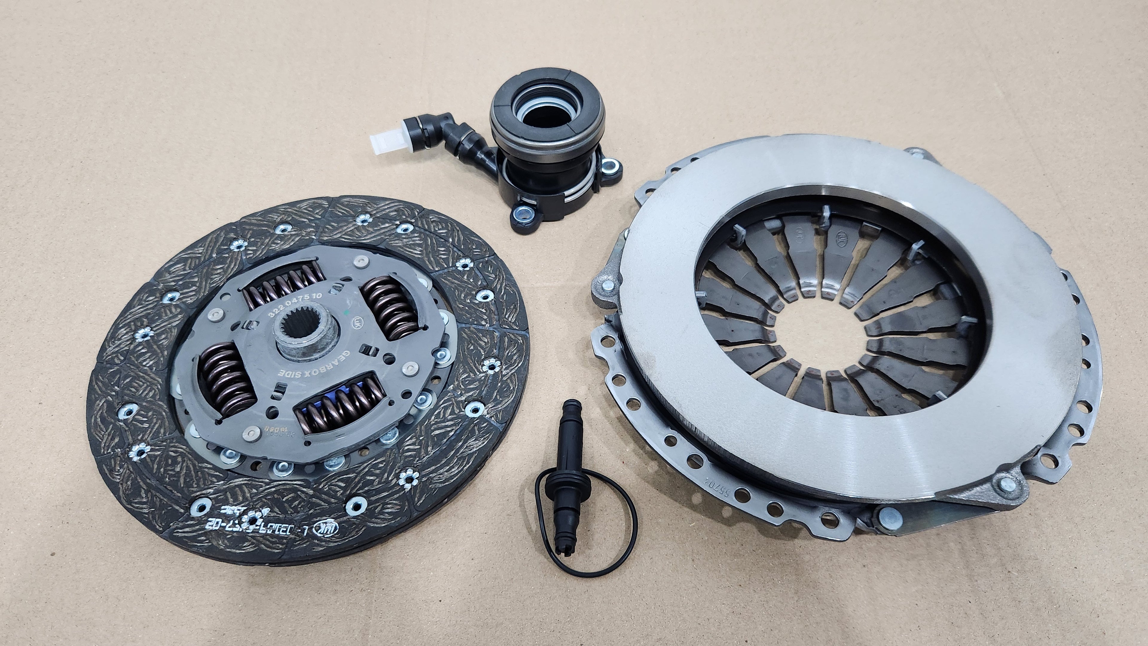 LUK - CLUTCH KIT WITH CSC - 622-3236-33 - CHEVROLET SPIN 1.3 DIESEL - 2011 UP