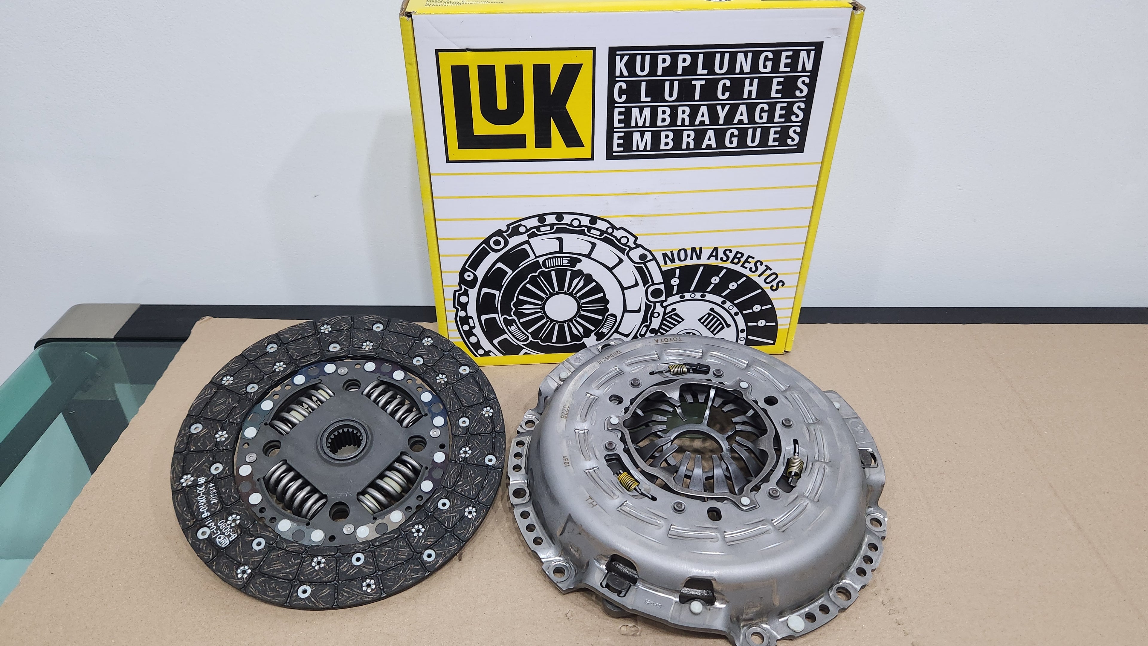 LUK - CLUTCH KIT - DISC & COVER - 628-3418-09 - HIACE / GRANDIA - 2.8 - 1GD FROM 2019 HILUX / FORTUNER - 2.4 / 2.8 - 2GD / 1GD FROM 2016 INNOVA 2.8 - 1GD FROM 2016