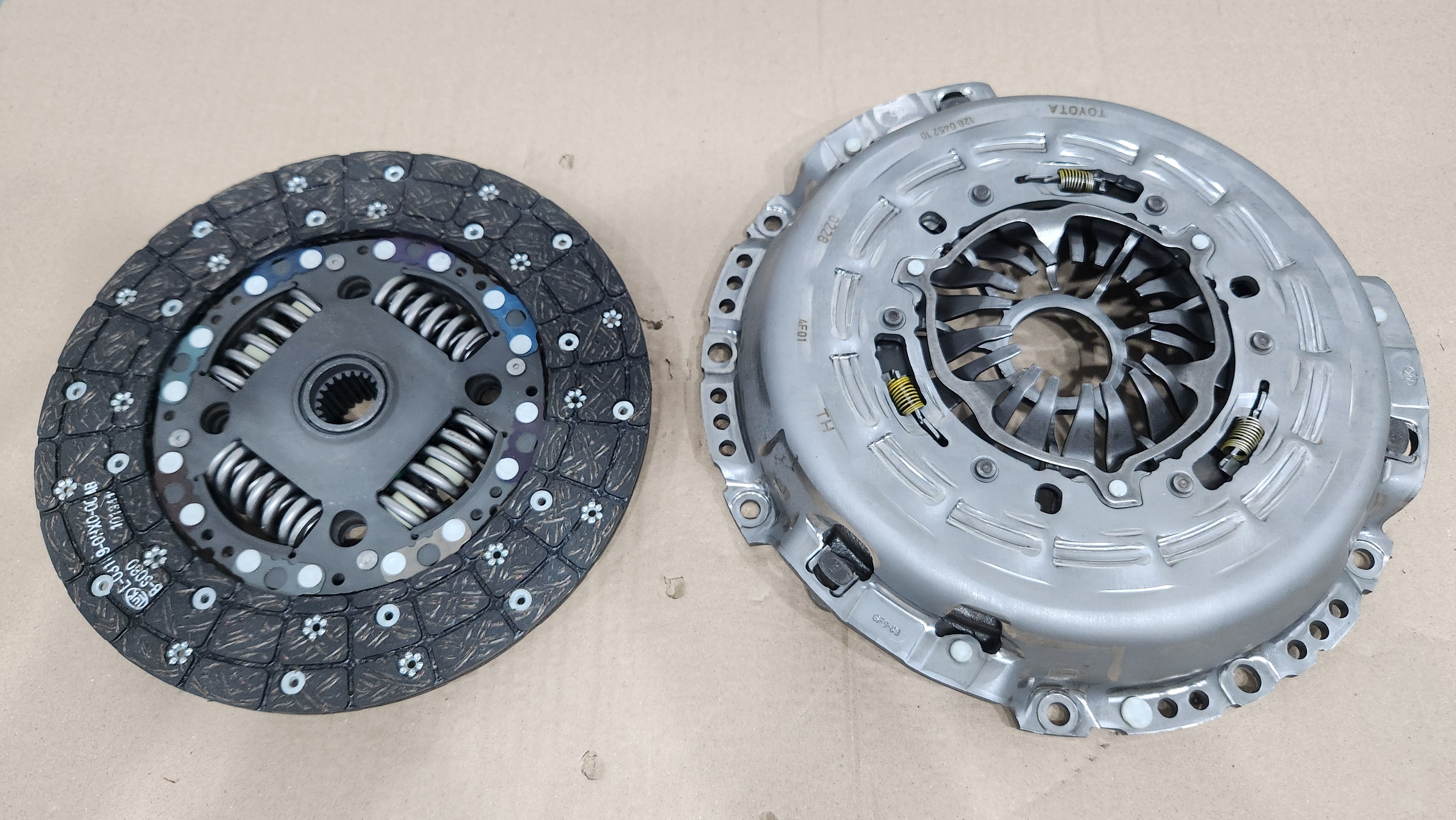 LUK - CLUTCH KIT - DISC & COVER - 628-3418-09 - HIACE / GRANDIA - 2.8 - 1GD FROM 2019 HILUX / FORTUNER - 2.4 / 2.8 - 2GD / 1GD FROM 2016 INNOVA 2.8 - 1GD FROM 2016