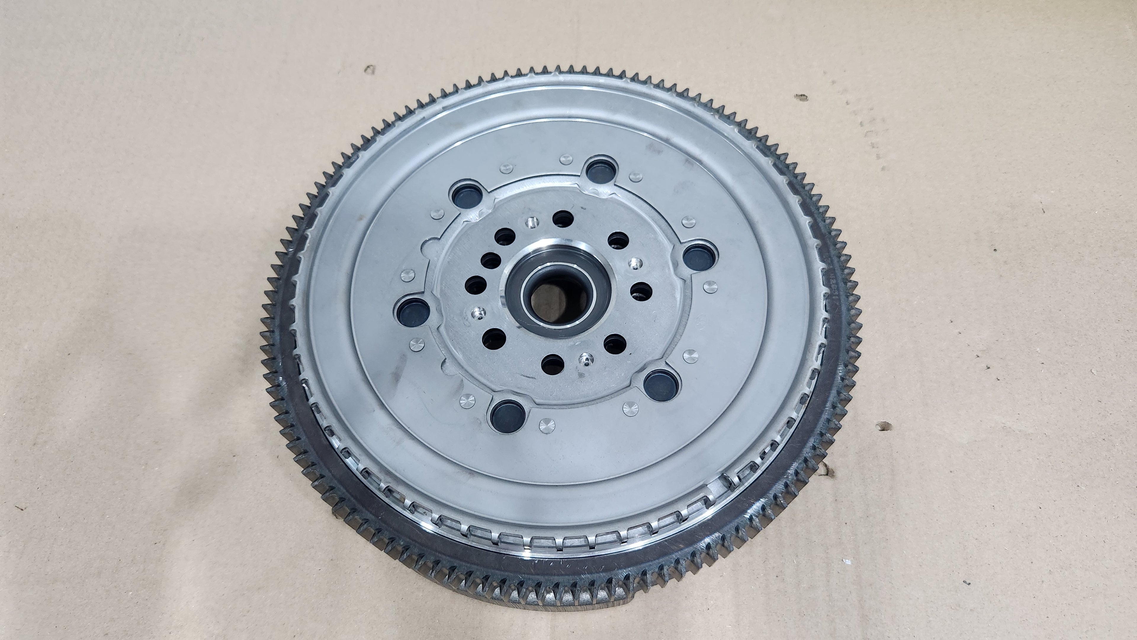 LUK - FLYWHEEL - DUAL MASS T6 - 415-0884-10 - RANGER / EVEREST / BT50 2.2 TDCI - 6SPD FRM 2016