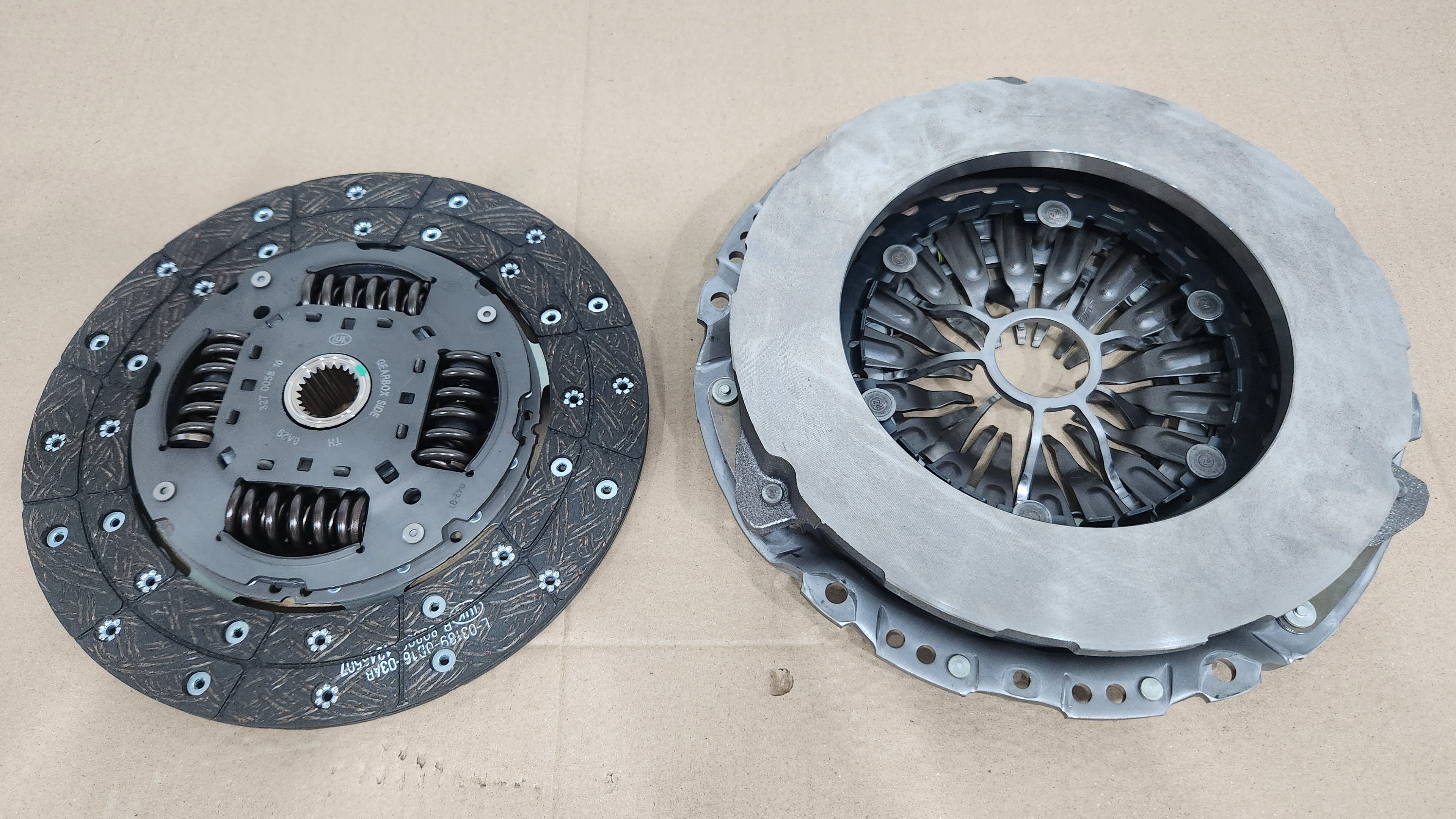 LUK - CLUTCH KIT - DISC & COVER T6 - 627-3044-09  - RANGER / EVEREST / BT50 2.2 / 3.2 - 6 SPD - 2011 - 2016